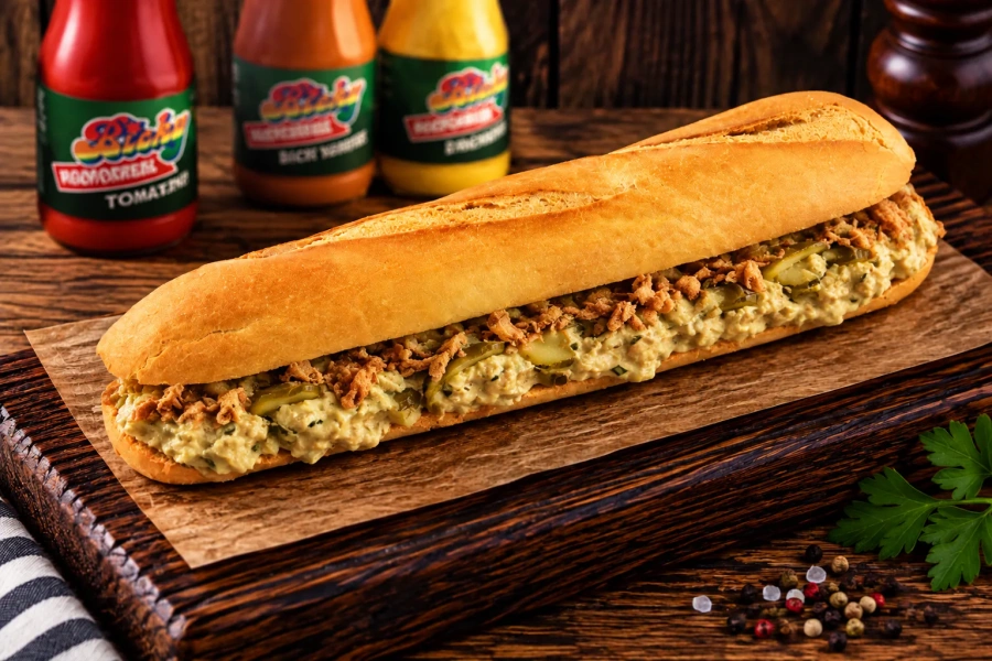 Bicky Burgersalade broodje van New Delivery