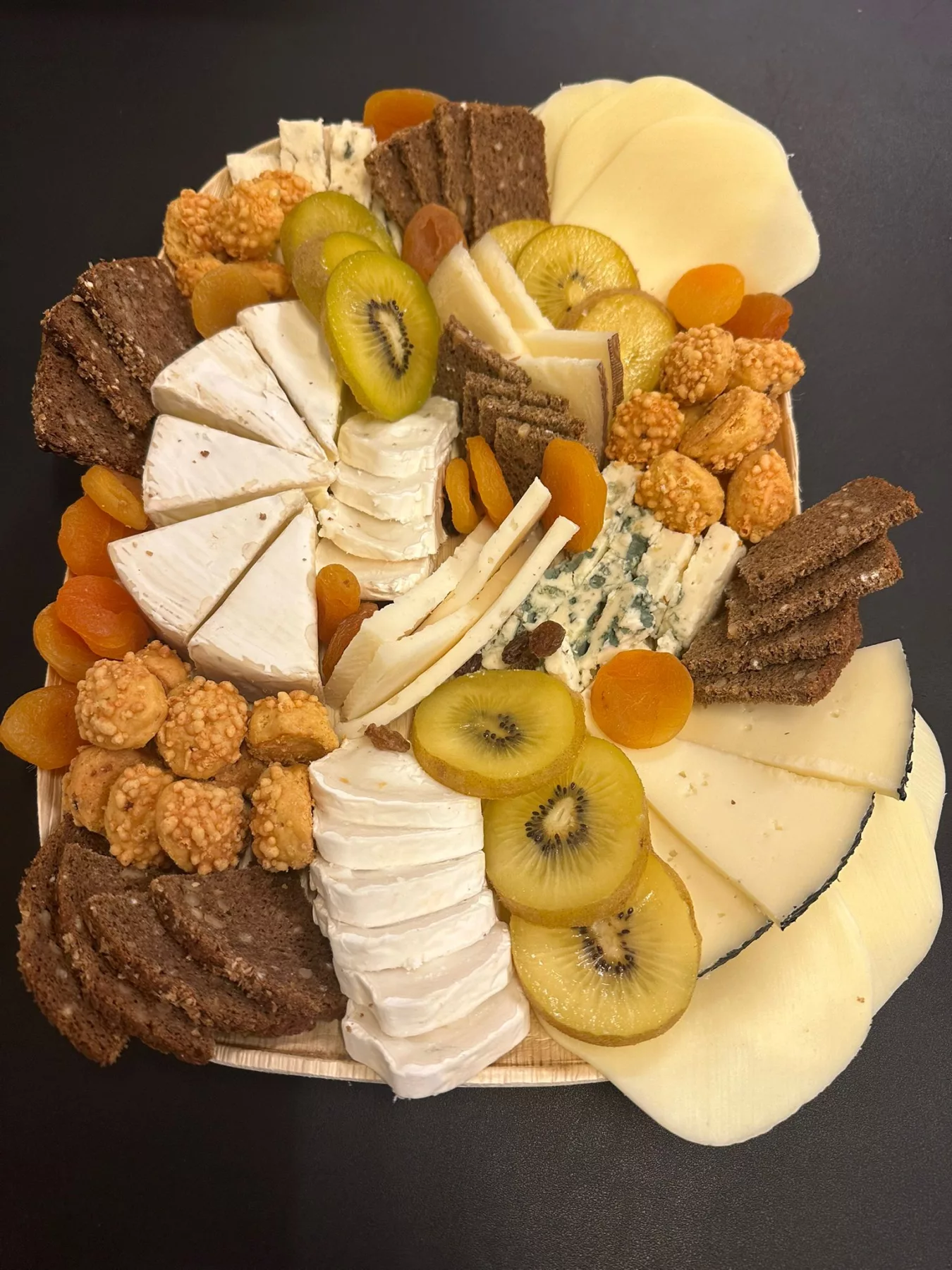 Kaas, charcuterie en fruit