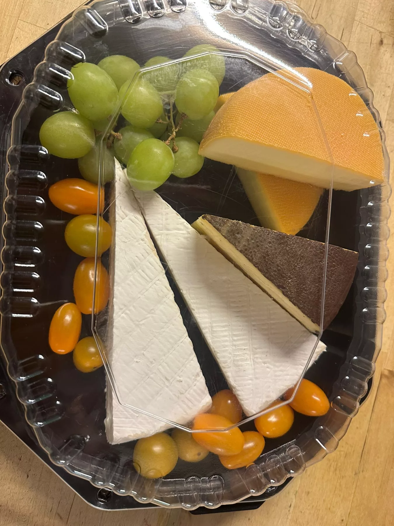 Kaas, charcuterie en fruit